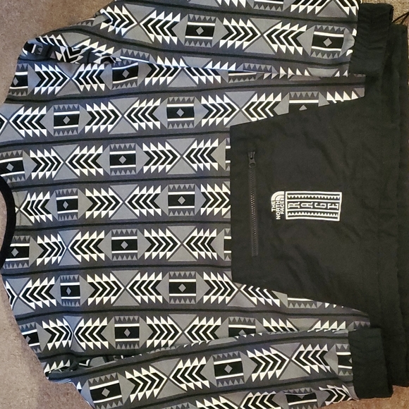 The North Face Aztec Crew Fleece - Picture 3 of 4